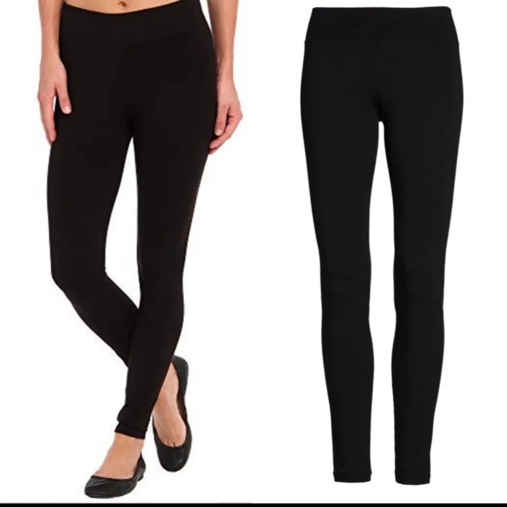 Nwt HUE ultra wide waistband leggings.Size XS
